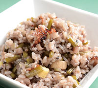 古代米と搾菜（ザーサイ）の炊き込みご飯