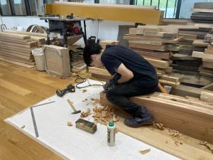 スタジオでの制作作業の様子