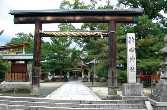 「龍田神社」：斑鳩町